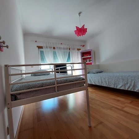 Вилла A Family House In Santa Cruz, Torres Vedras Силвейра Экстерьер фото