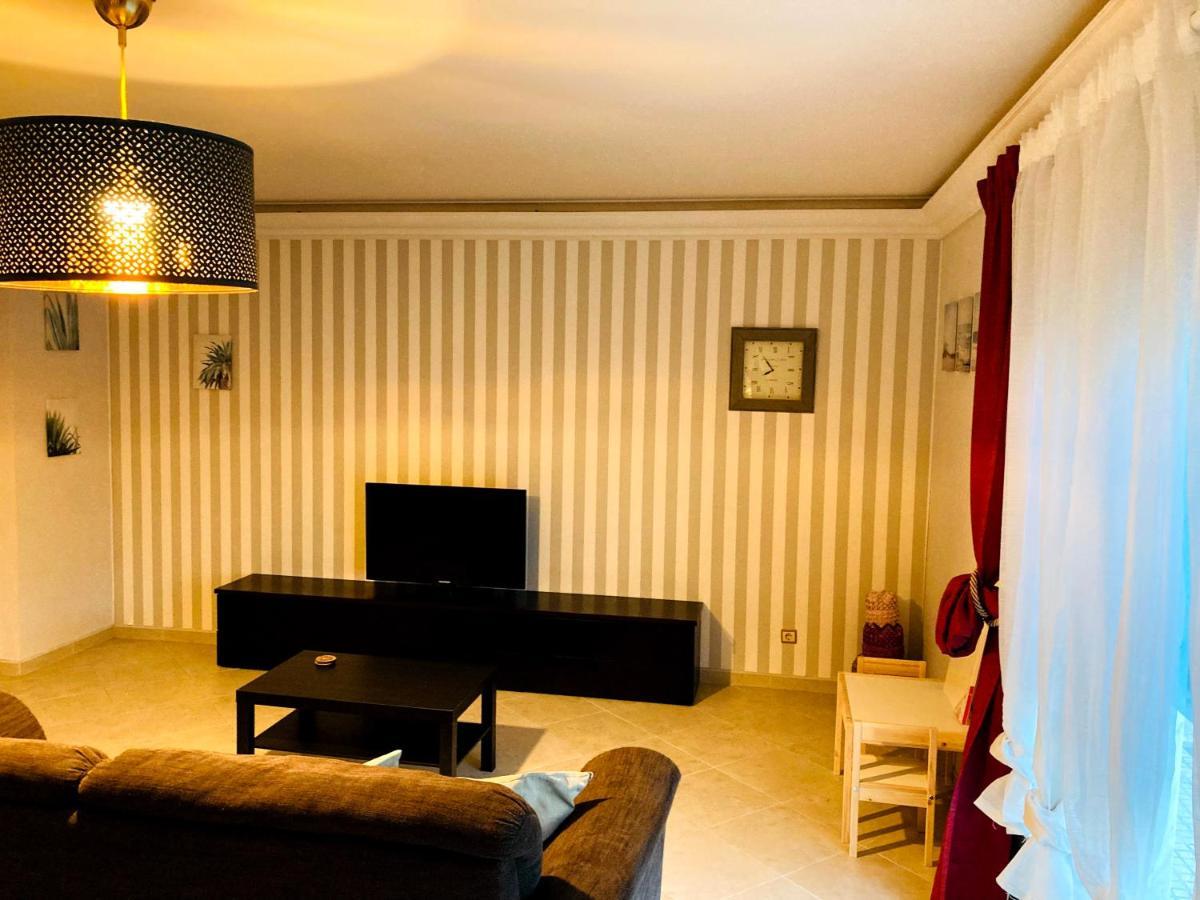 Вилла A Family House In Santa Cruz, Torres Vedras Силвейра Экстерьер фото