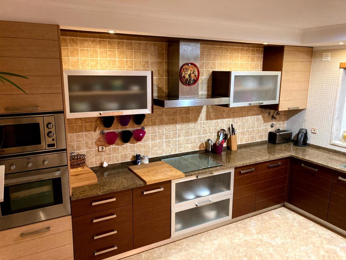 Вилла A Family House In Santa Cruz, Torres Vedras Силвейра Экстерьер фото